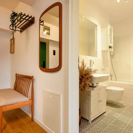 The Geometrist - Stunning 1br With Balcony Βουκουρέστι