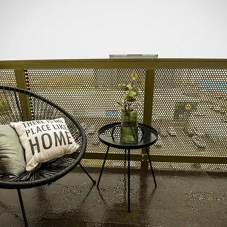 Apartman The Geometrist - Stunning 1br With Balcony