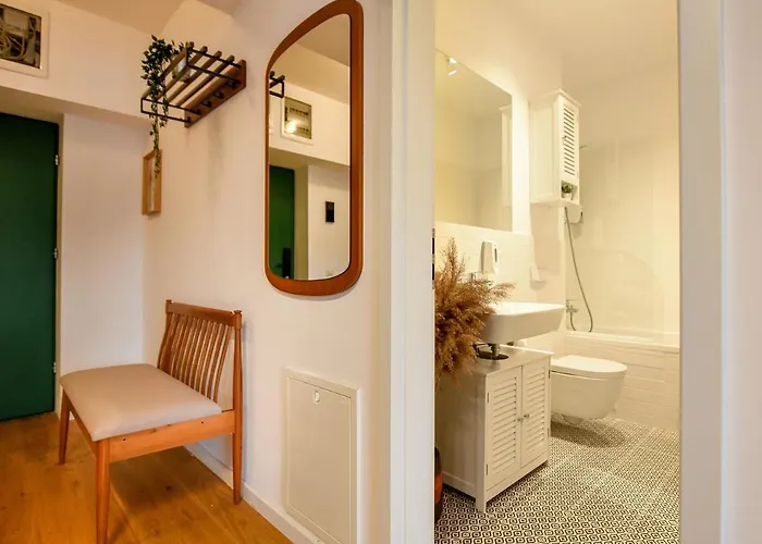 The Geometrist - Stunning 1br With Balcony Bükreş