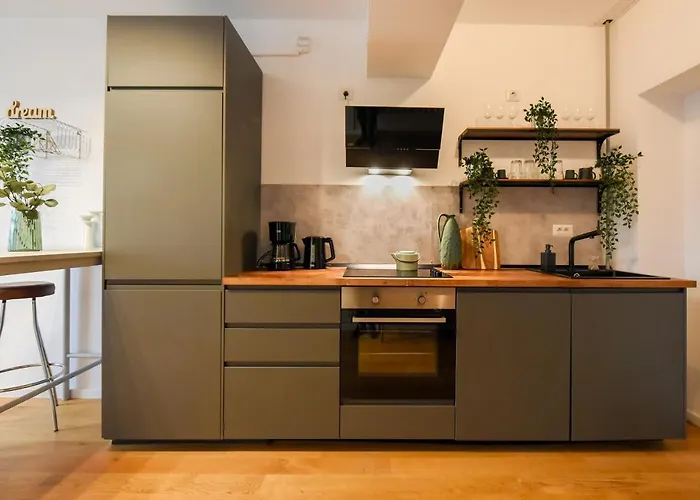 The Geometrist - Stunning 1br With Balcony Bükreş