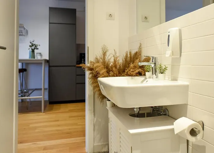 The Geometrist - Stunning 1br With Balcony * Bukarest