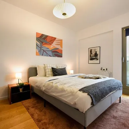 Апартаменты The Geometrist - Stunning 1br With Balcony *