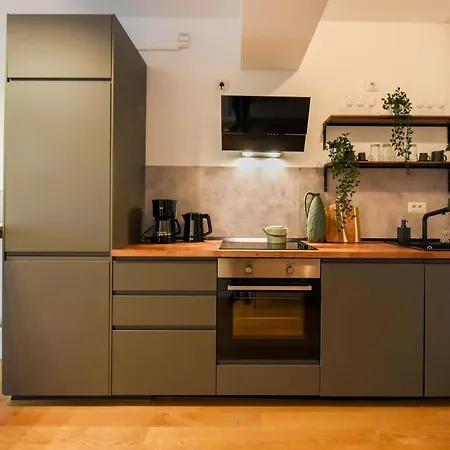 The Geometrist - Stunning 1br With Balcony Бухарест