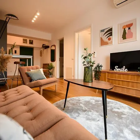 The Geometrist - Stunning 1br With Balcony Apartment *
