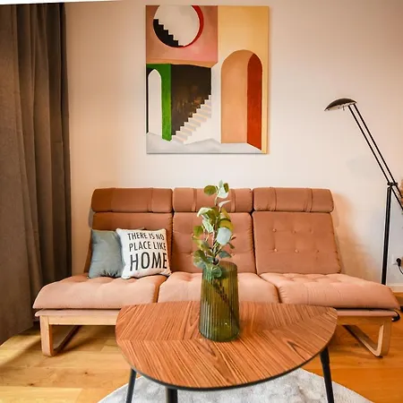 Apartament The Geometrist - Stunning 1br With Balcony *